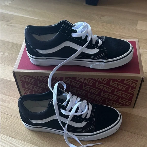 Vans Old Skool Low Tops Black size 7 - Picture 2 of 8